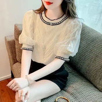 Корейская мода Женская блузка с круглым вырезом бисером 2023 Лето Всематчевая повседневная Однотонная кружевная сращенная рубашка Женская одежда