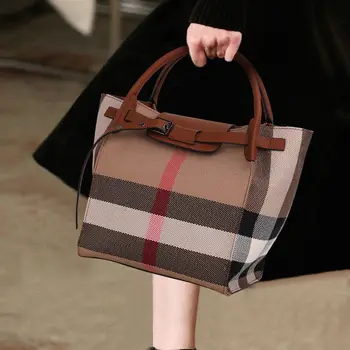 Модные клетчатые сумки для женщин 2023 Новые простые сумки большой емкости Женская бренд Дизайнерские тенденции Сумка через плечо